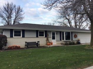 370 Braatz Dr, Kewaskum, WI 53040