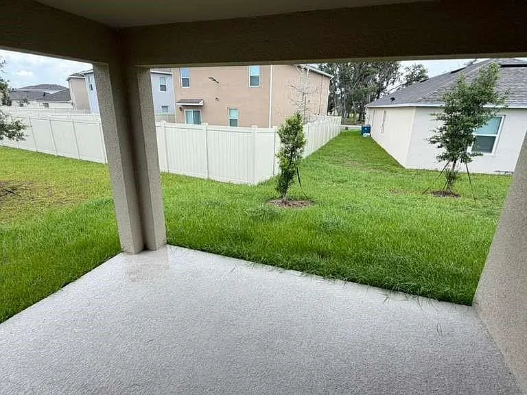 1511 Catbriar Way — Photo 33