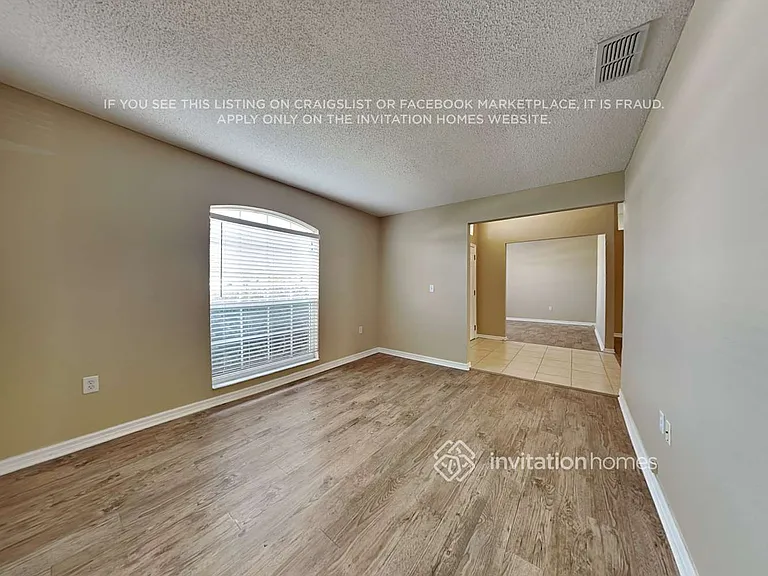 7673 Canterbury Cir — Photo 6