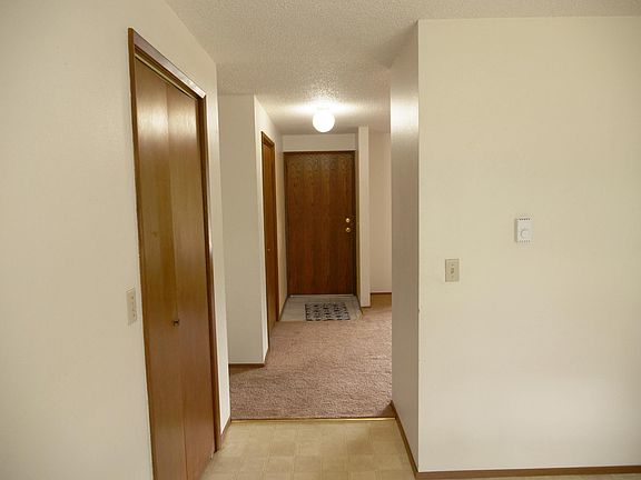 5th image of 9904 46th Ave E