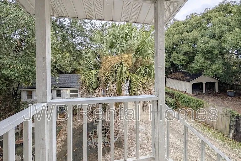 1377 Ingleside Ave #B — Photo 10