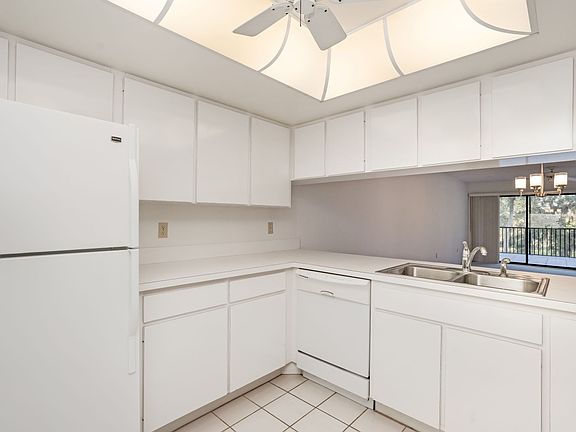 2nd image of 2090 S Tamiami Trl #404