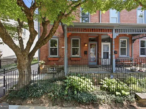 8125 Shawnee St, Philadelphia, PA 19118