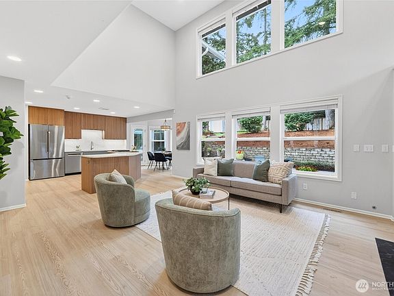 3rd image of 15211 SE 12th Drive