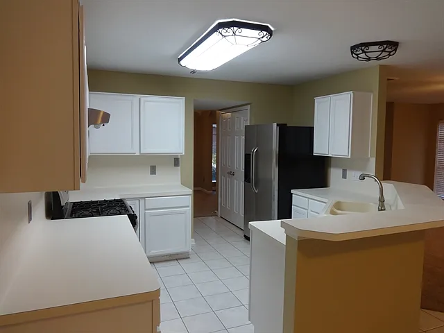 2011 Wickburn Dr — Photo 2