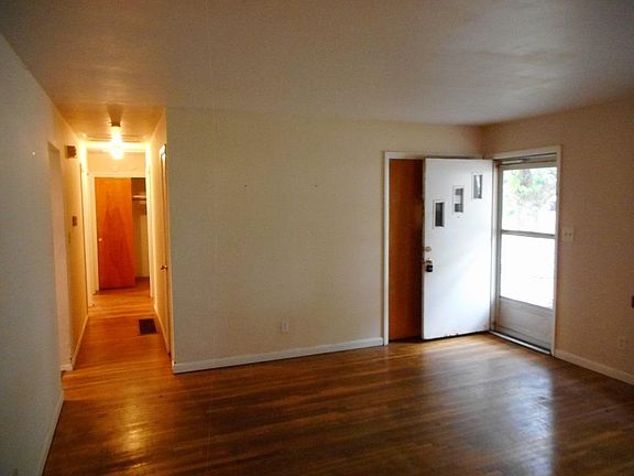 3rd image of 4511 N Independence Ave