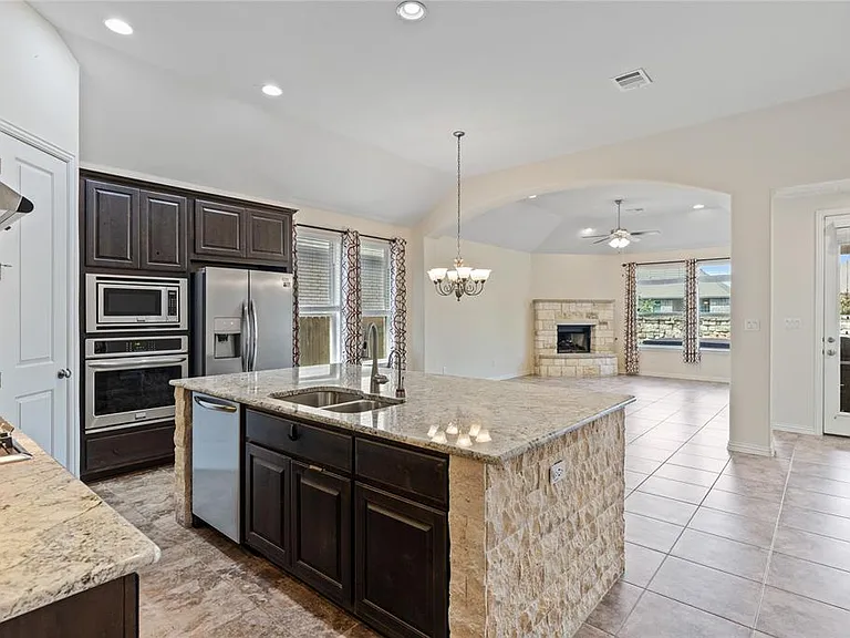 4216 Hannover Way — Photo 6
