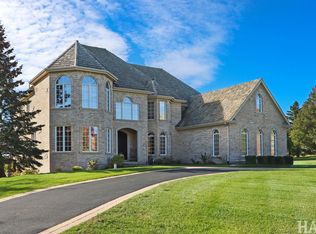 1 Terra Vita Dr, South Barrington, IL 60010