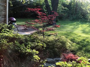 1550 W Cedar Ln, River Hills, WI 53217