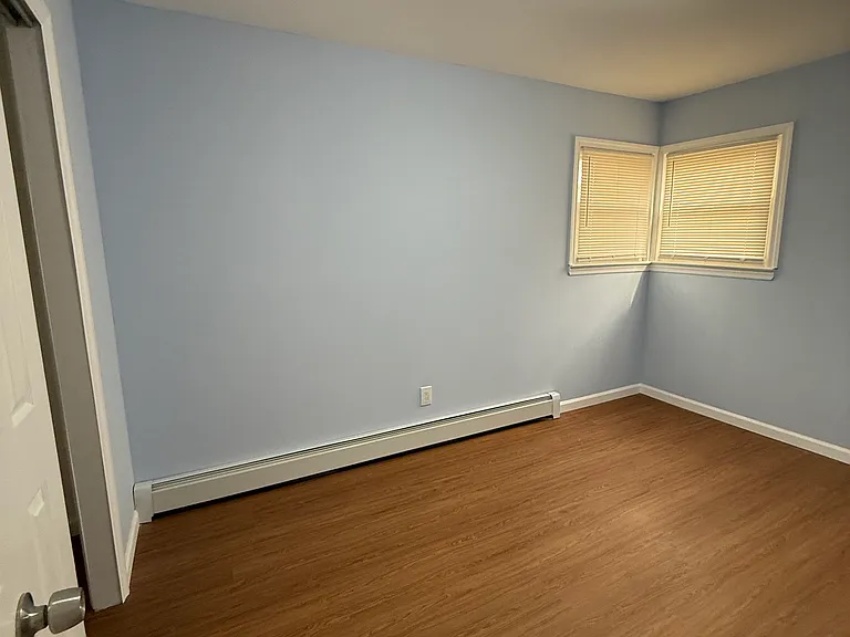 34 Jackson Ave — Photo 8