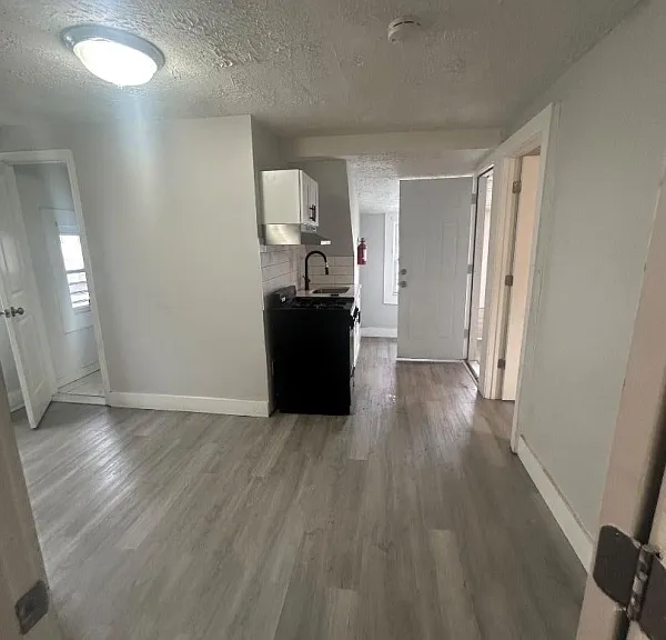48-50 Cedar Ave #3 — Photo 1