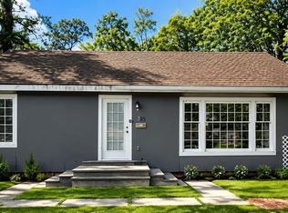 3085 S Willowood Ln, Beaumont, TX 77703
