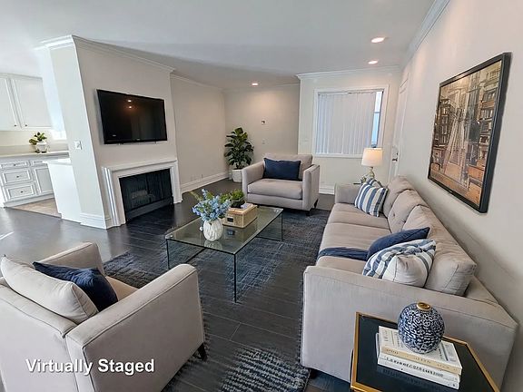 4th image of 1335 S Carmelina Ave APT 101