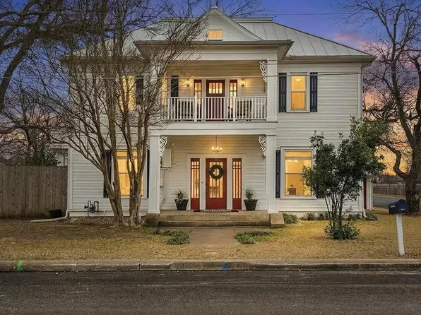 601 Bell St, Fredericksburg, TX 78624