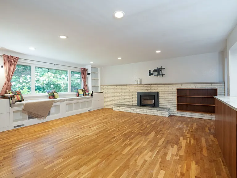 15931 SE 41st Pl — Photo 21