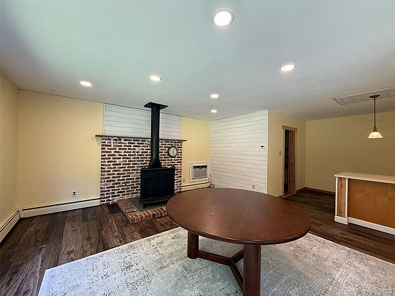 4th image of 51 Hastings Drive
