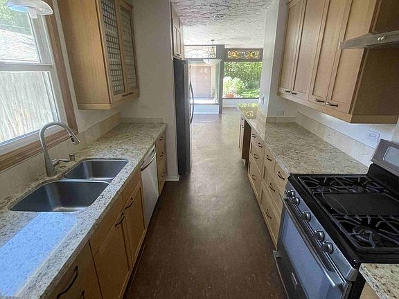 5th image of 22120 De La Osa St