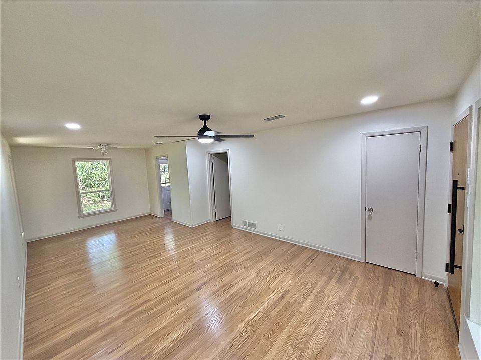 10th image of 1812 Carlton St