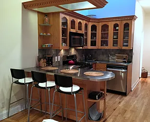 Rented by ER (DO NOT USE)