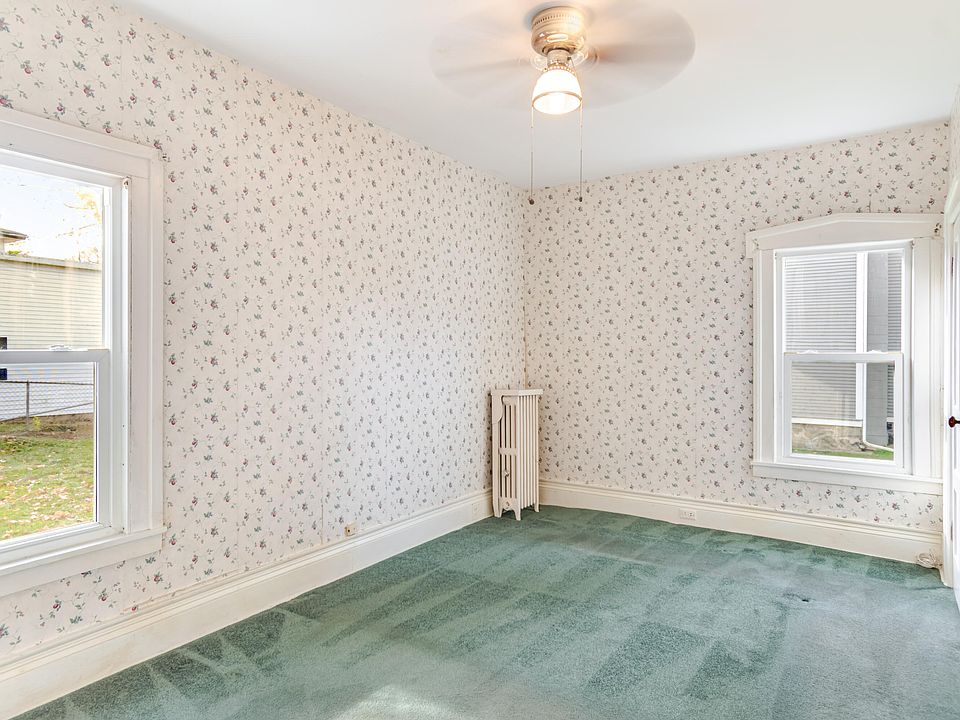 415 S Walnut St, photo 17