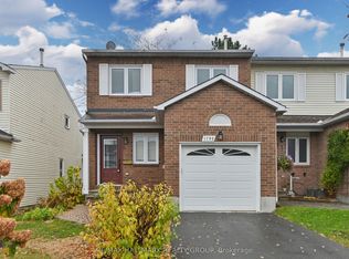 1794 Turnberry Rd #20, Ottawa, ON K1E 3V1