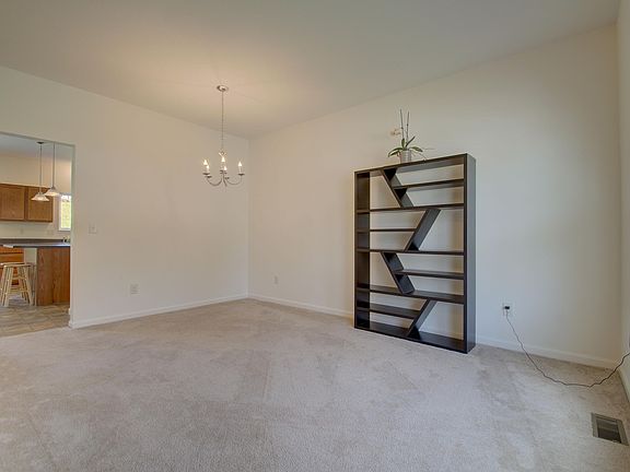5th image of 6976 Lucia Dr