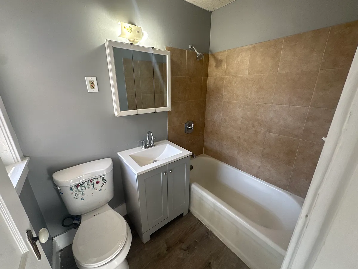 Building Photo - 369 Hamilton St #3