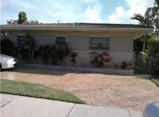 914 NE 8th St, Hallandale Beach, FL 33009