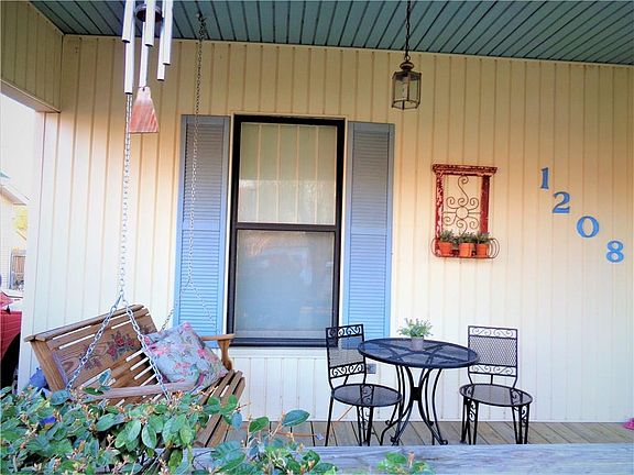 3rd image of 1208 W Walker St