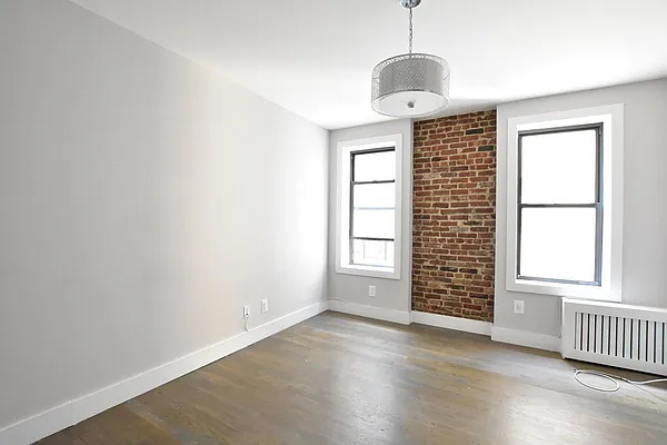 Rented by Clove Realty LLC | media 8