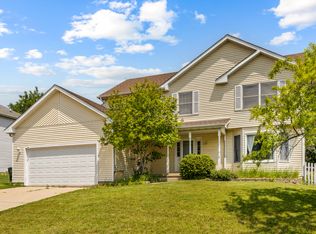 212 Jake Ln, Hampshire, IL