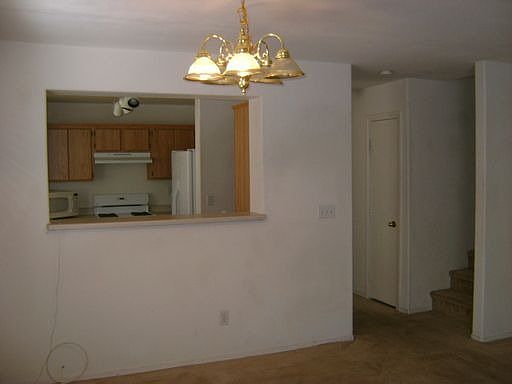 4th image of 28 Belle Essence Ave
