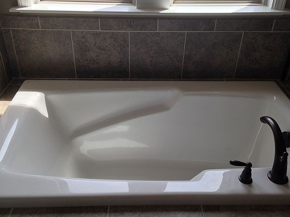 The Abriel Owner's Suite Bath with garden tub