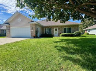 1112 Travis Rd, Marshall, MN 56258