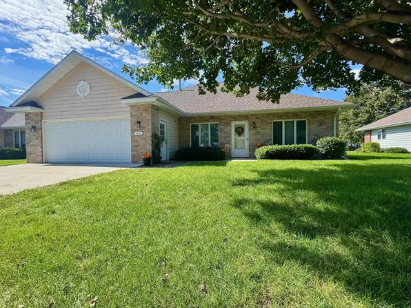 1112 Travis Rd, Marshall, MN 56258