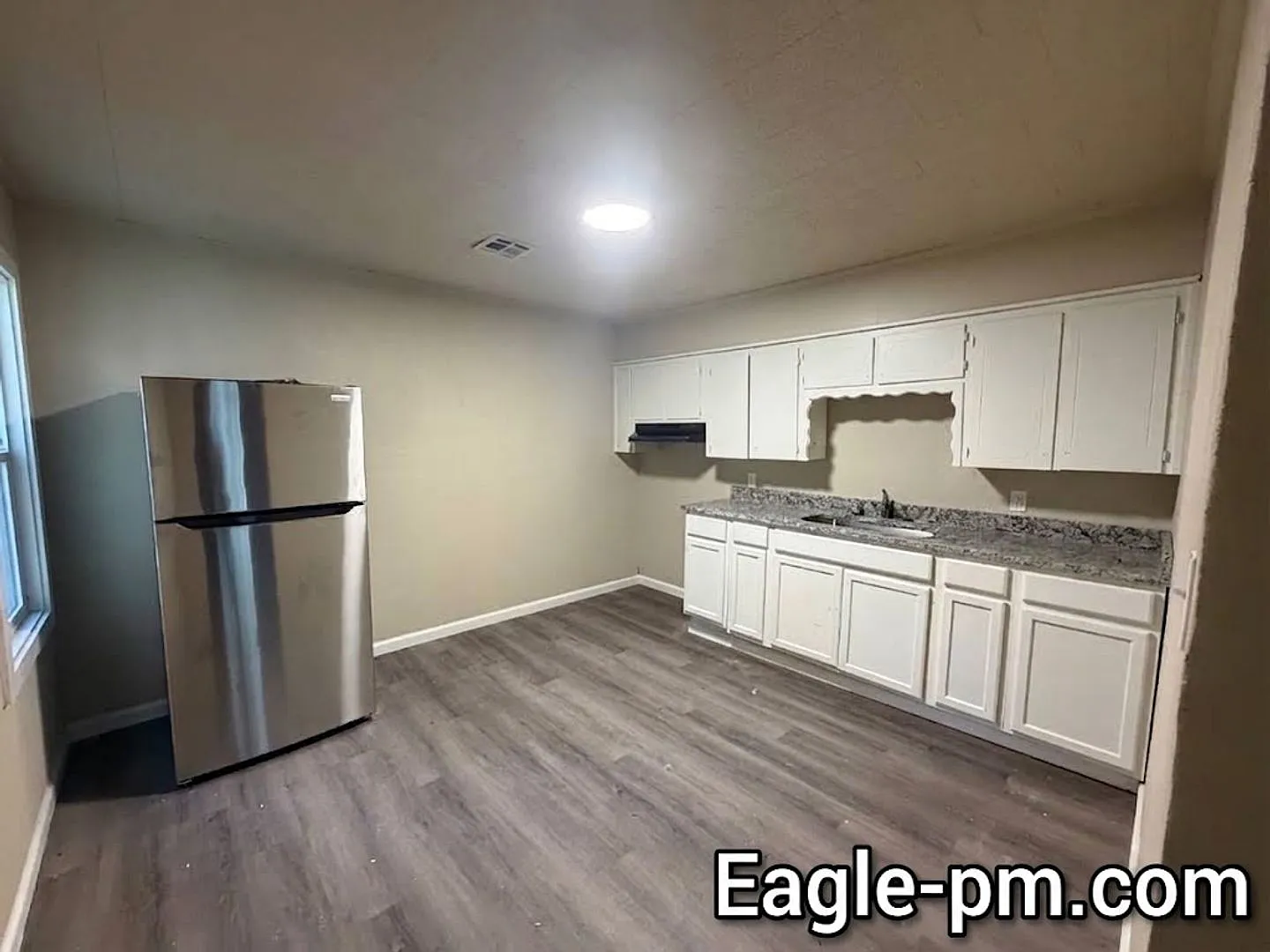 3 Bed 1 Bath Home for Rent — Photo 3