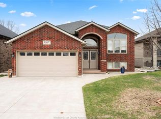 1967 Mark Ave, Windsor, ON N9B 0B9