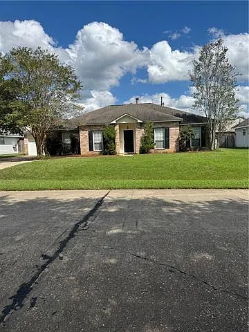 1131 Milan Dr