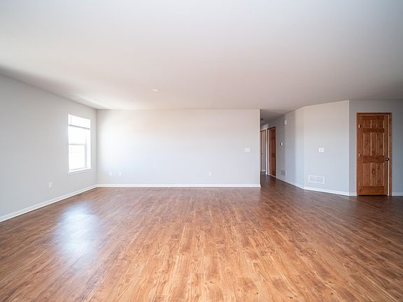 3rd image of 1710 Parkside Dr