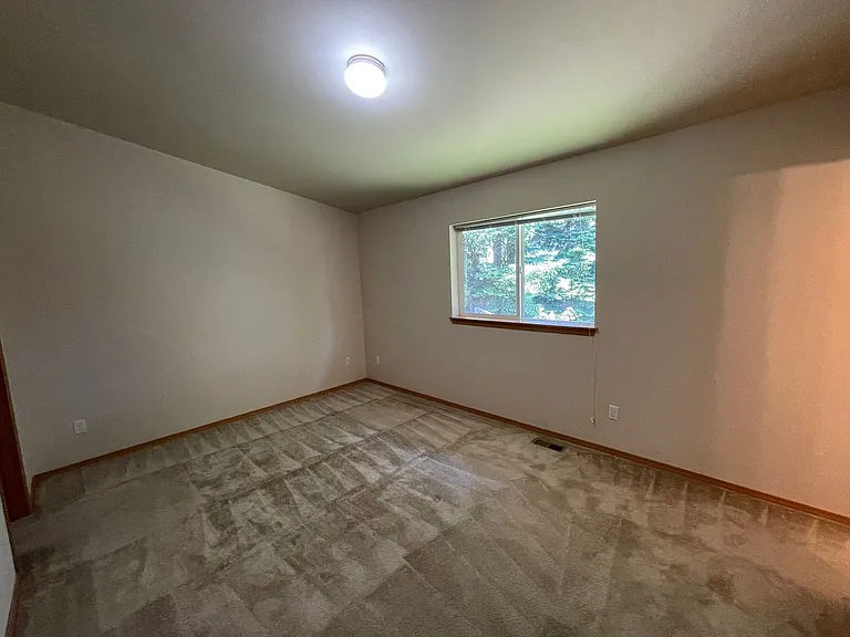 105 NE Albion St — Photo 10
