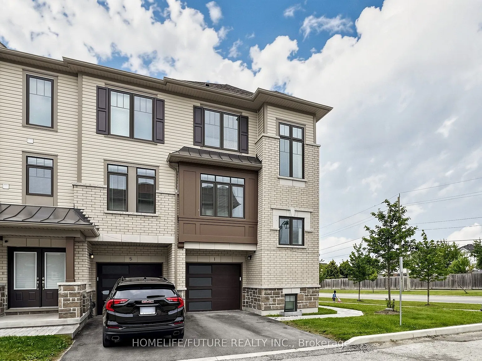 4 bed, $3,000 — Photo 2