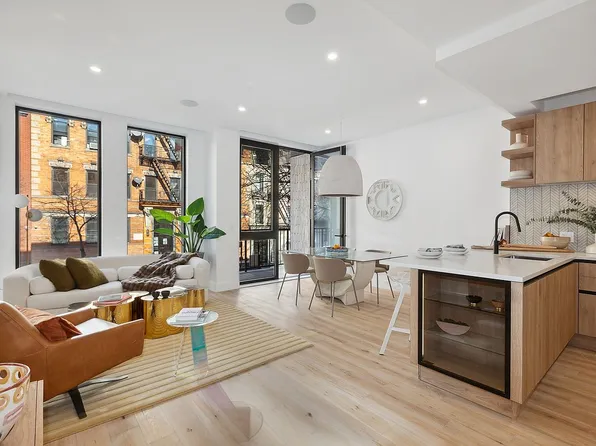 232 S 2nd St #2, Brooklyn, NY 11211