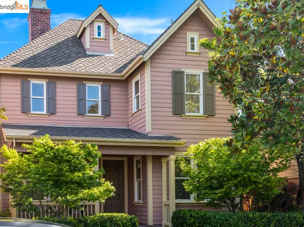 2030 Serra Ln, Hercules, CA 94547