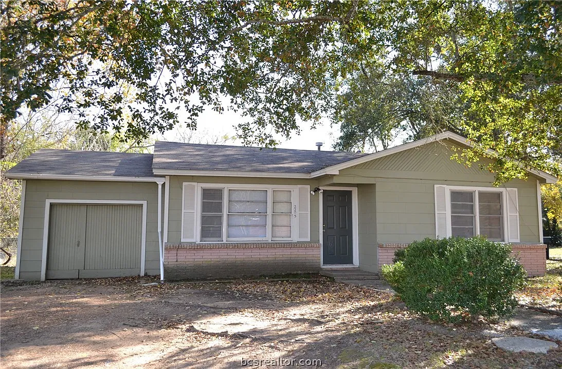 3 bed, 1156 sqft, $960 — Photo 1