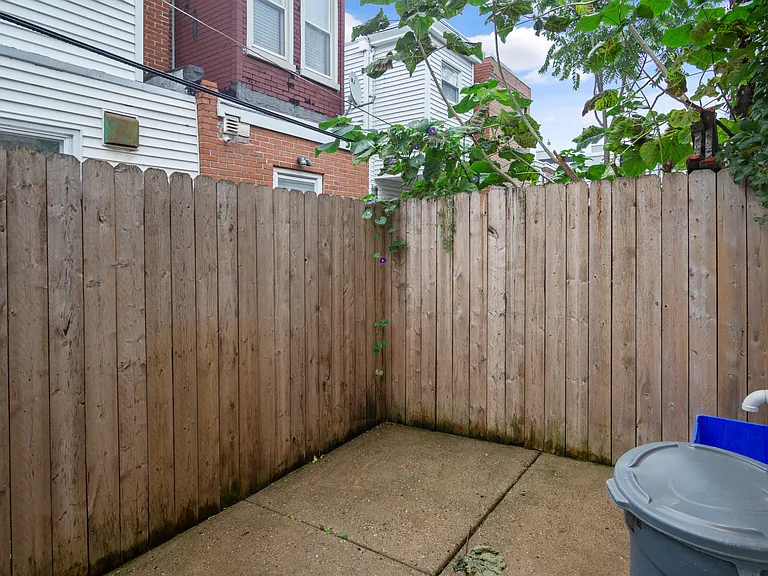 2355 E Harold St — Photo 17