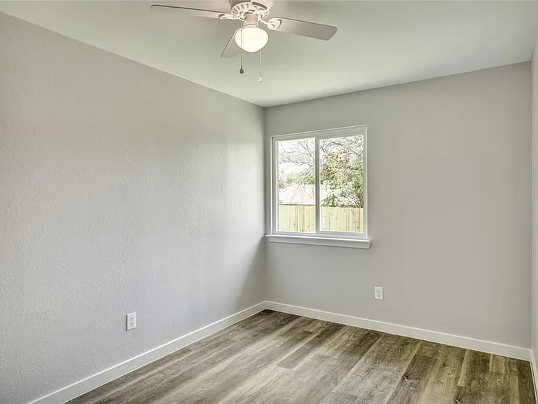 16804 Pocono Dr — Photo 10