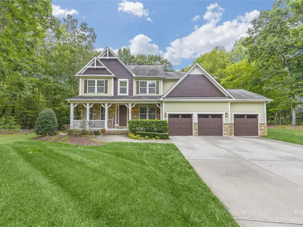 1068 Crofton Dr, Waxhaw, NC 28173