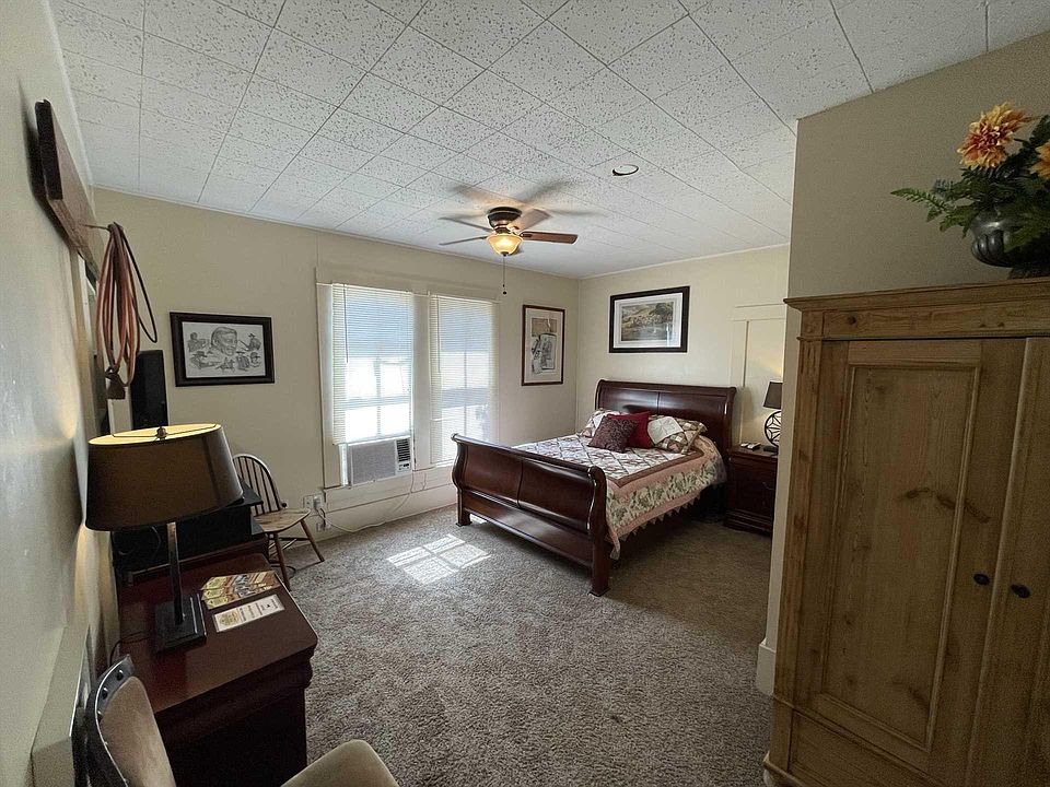 1st image of 1006 Cedar Dr