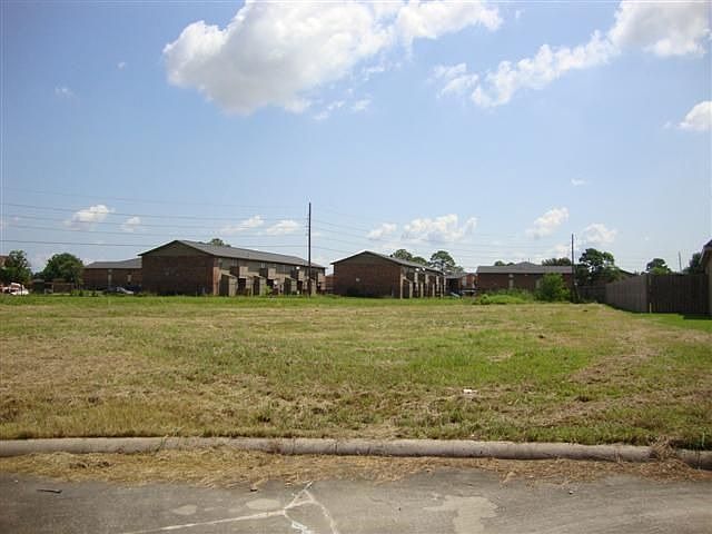 2nd image of 3340 Roshan Ct