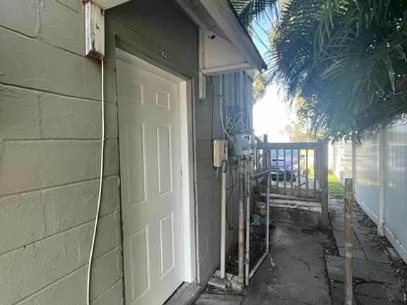 3rd image of 545 12th Ave N #2